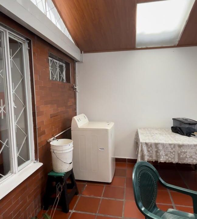 Casa en venta, Casa con local comercial, 20 de Julio, Bogotá, Vía principal, Excelente vitrina comercial, Ideal para negocio, Genera ingresos, Alta valorización, Oportunidad única