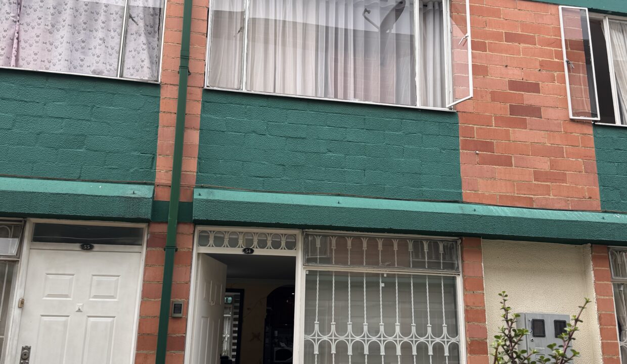 Entrada acasias