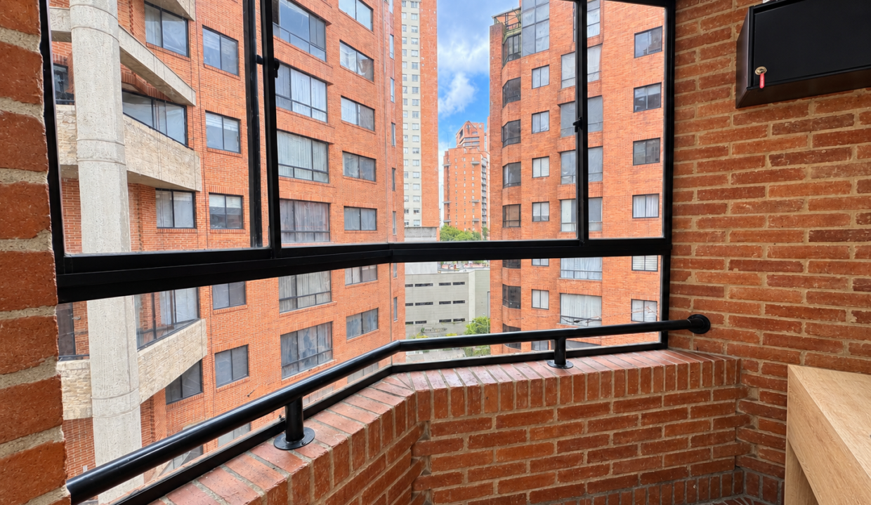 oficina-con-escritorios-bogota-centro-internacional